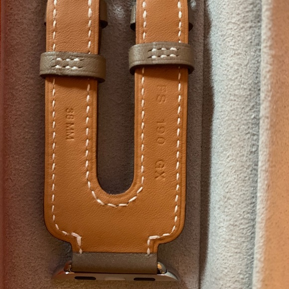 NWT Hermès Calfskin Double Buckle Cuff Apple Watch Band 38-40mm Étoupe - Picture 7 of 9